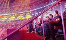 开云体育官方网站-包含足坛赛场再掀风云，团队协作惊艳全场的词条