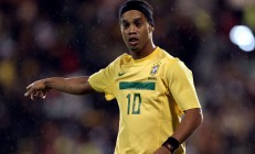 开云体育APP下载-赛道上的红色风暴，汉密尔顿力挽狂澜，红牛车队险胜威廉姆斯