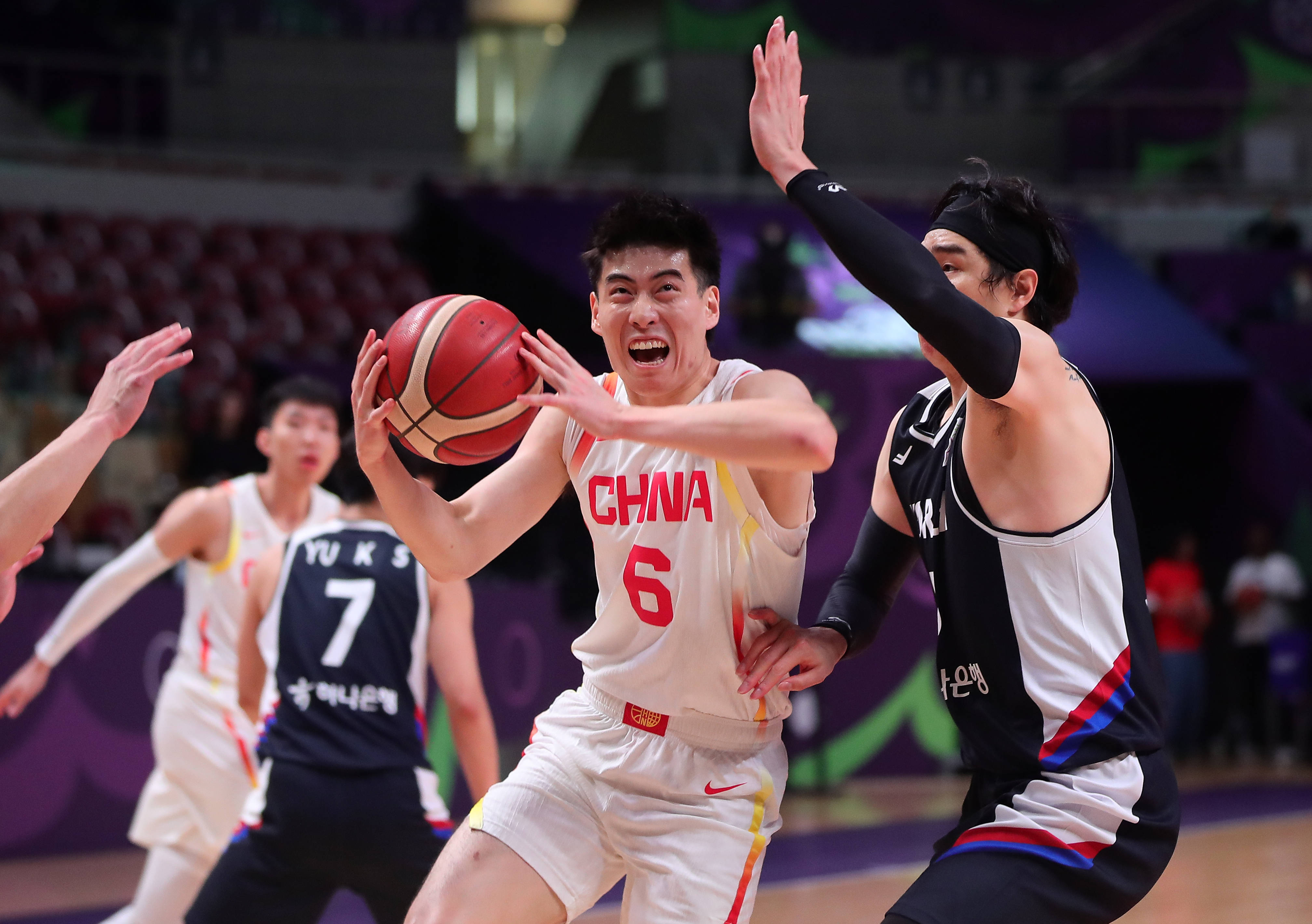 包含青少年国际杯篮球大战引爆球迷狂热的词条