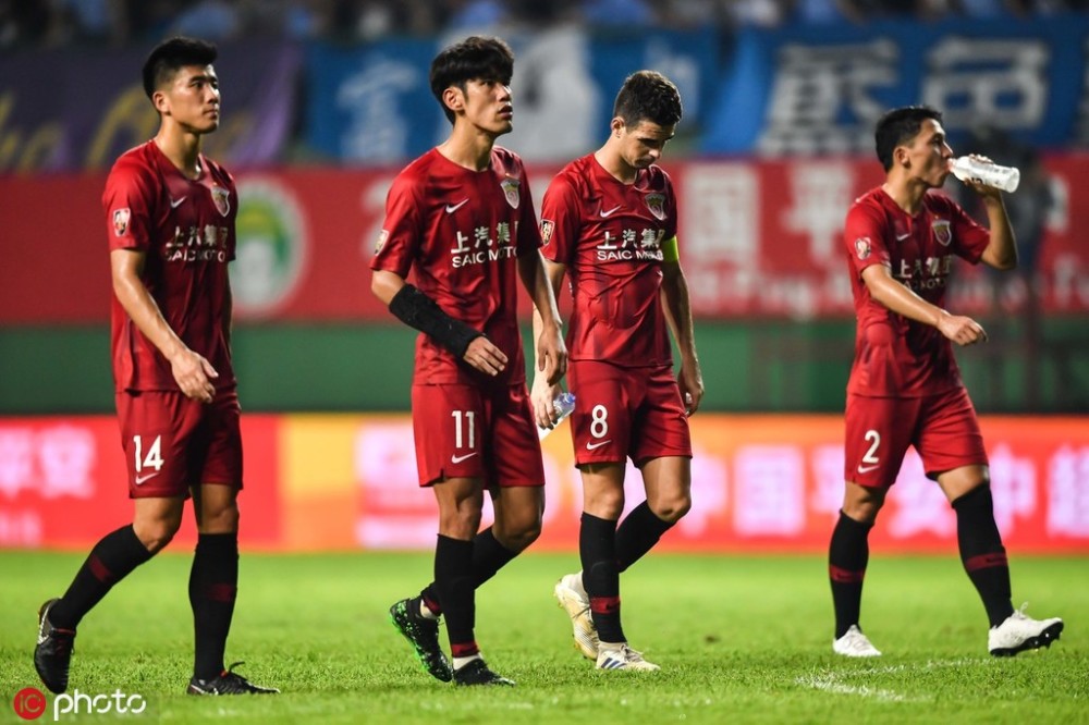 关于上海上港全面压制胜利，暂时领跑中超积分榜的信息