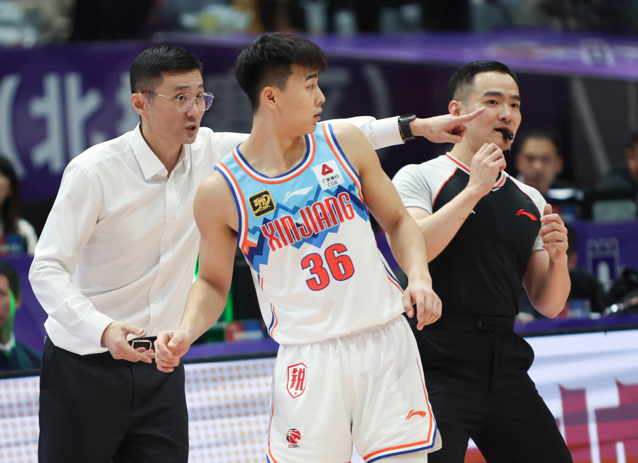 新疆队拼尽全力调整,迅速纠正战术成功放手一搏的简单介绍 新疆队拼尽全力调整,迅速纠正战术成功放手一搏的简单介绍