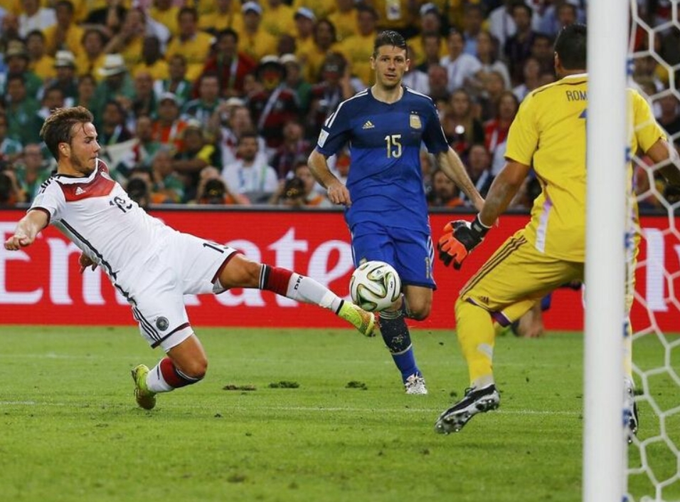 意甲球队参加热身赛，战术调整有成效