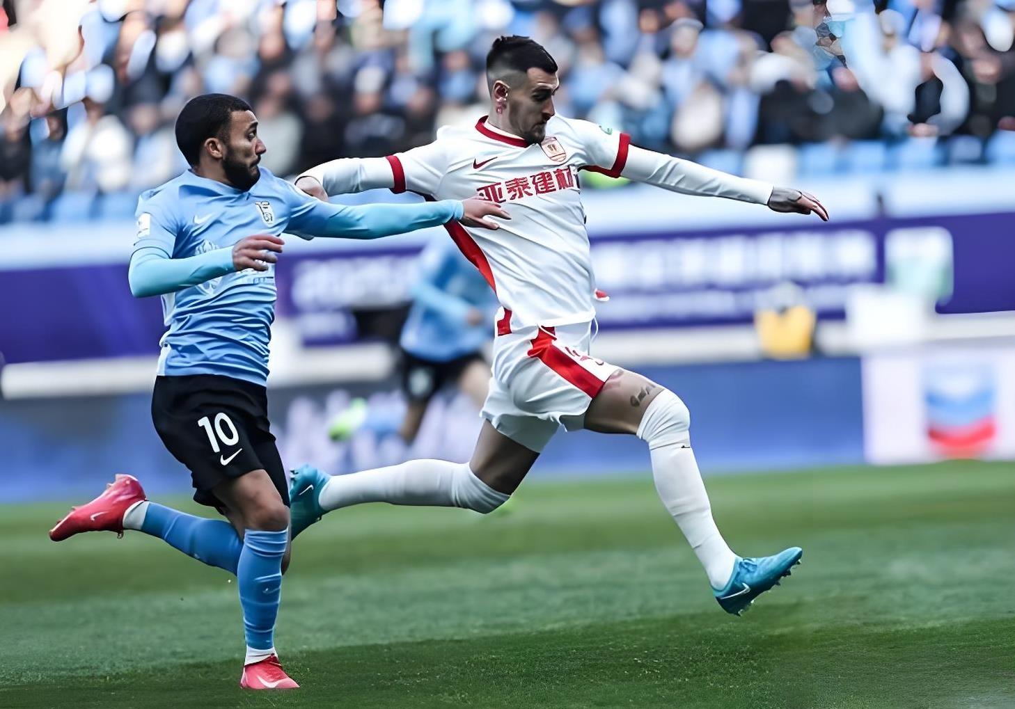 大连队客场告捷，球队士气高涨的简单介绍