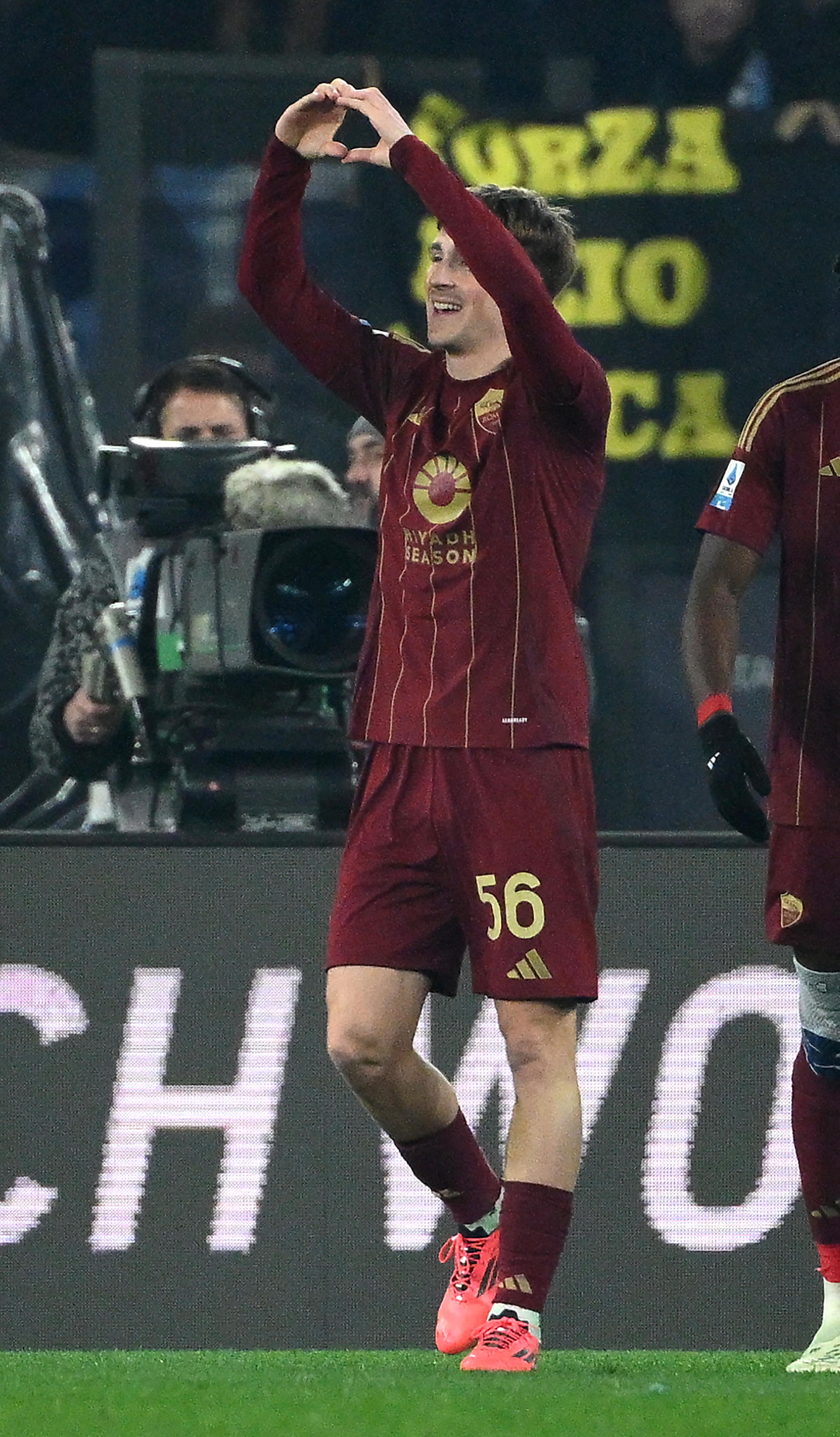 罗马尼亚队成功晋级欧洲杯正赛,实力雄厚 罗马尼亚队成功晋级欧洲杯正赛,实力雄厚