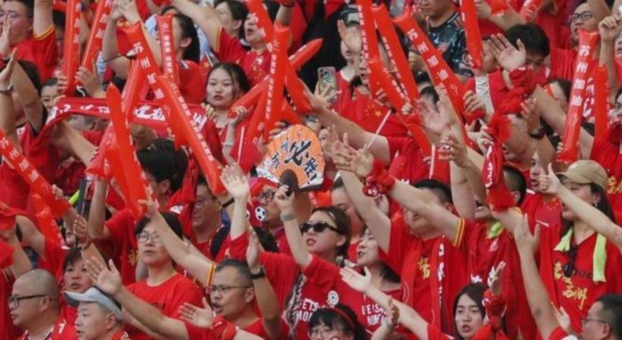 关于热门足球对抗赛引发球迷热情响应的信息