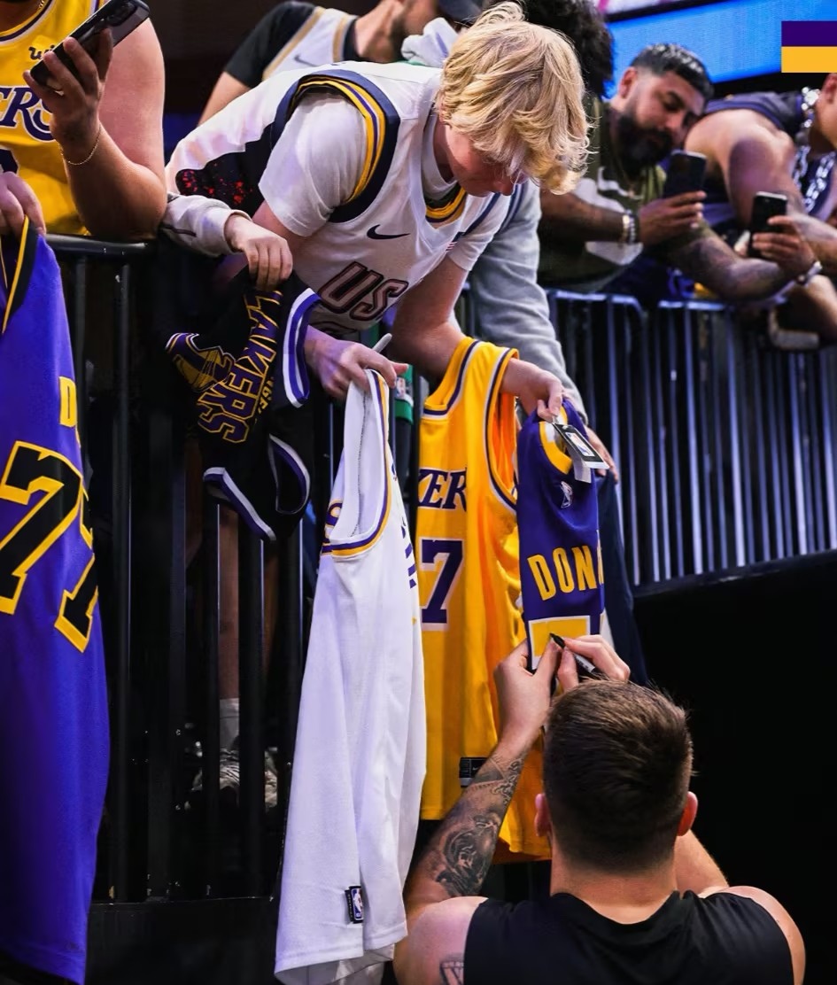 湖人B队翻盘凯尔特人B队，戈贝尔关键制胜的简单介绍