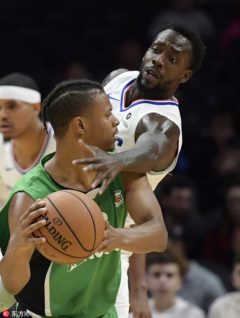 包含法国男篮爆冷76人，加里纳利三分雨点燃全场的词条