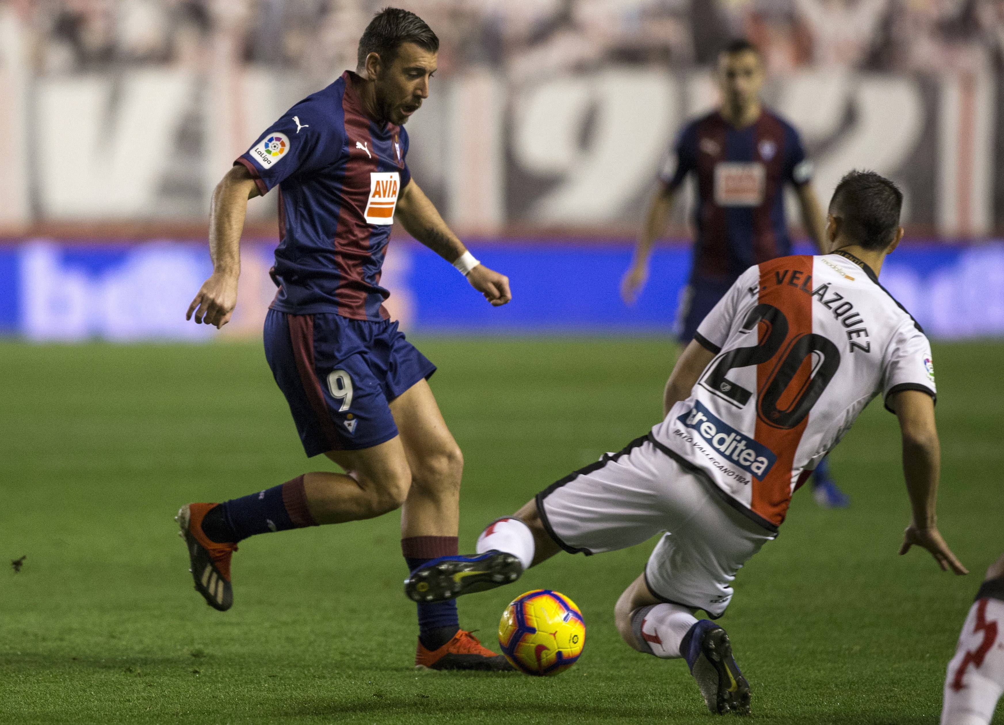 巴塞罗那苦练硬件，欲超越对手的简单介绍