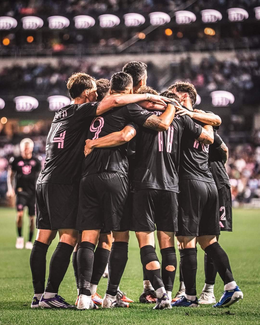 关于德国鏖战荷兰，苏亚雷斯点燃赛场的信息