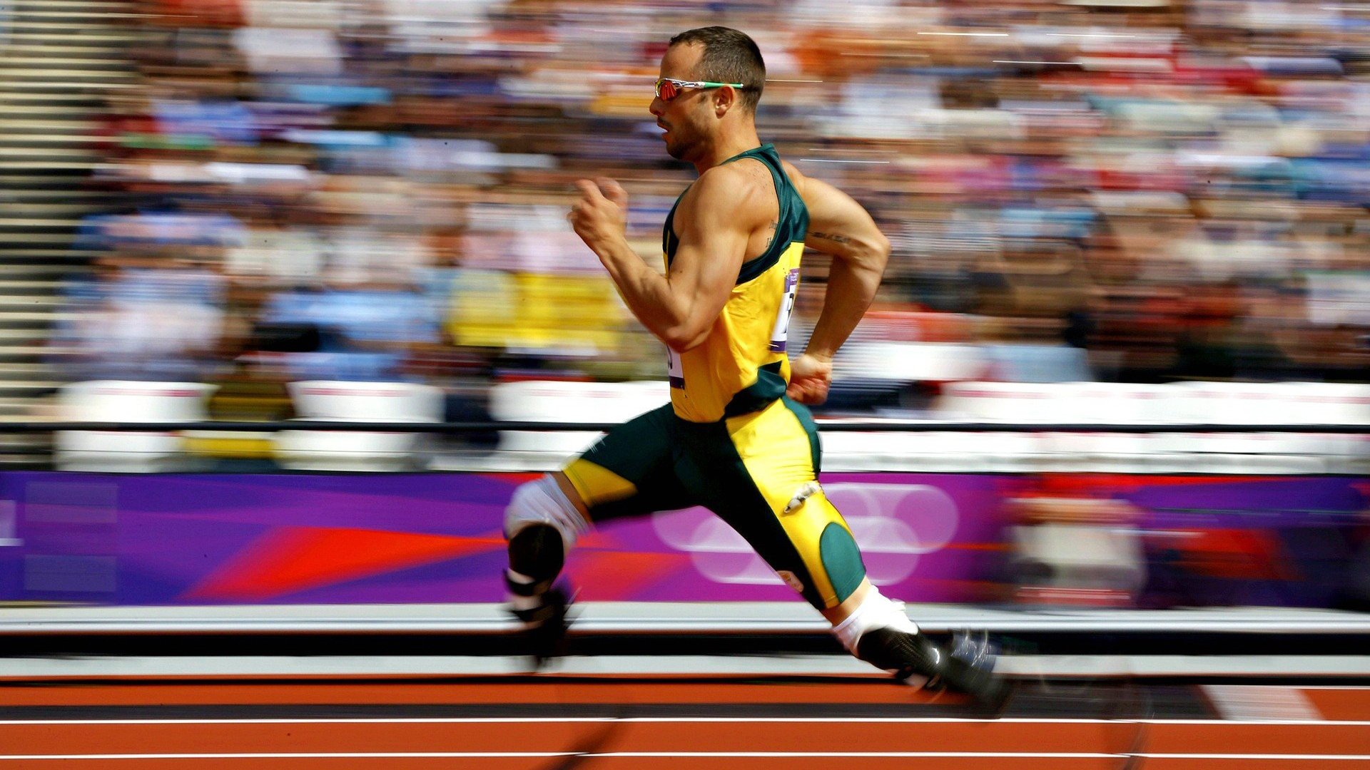 绿茵场上的孤胆英雄，C罗关键时刻挺身而出，映照韩国巅峰对决威尔士的团队胜利